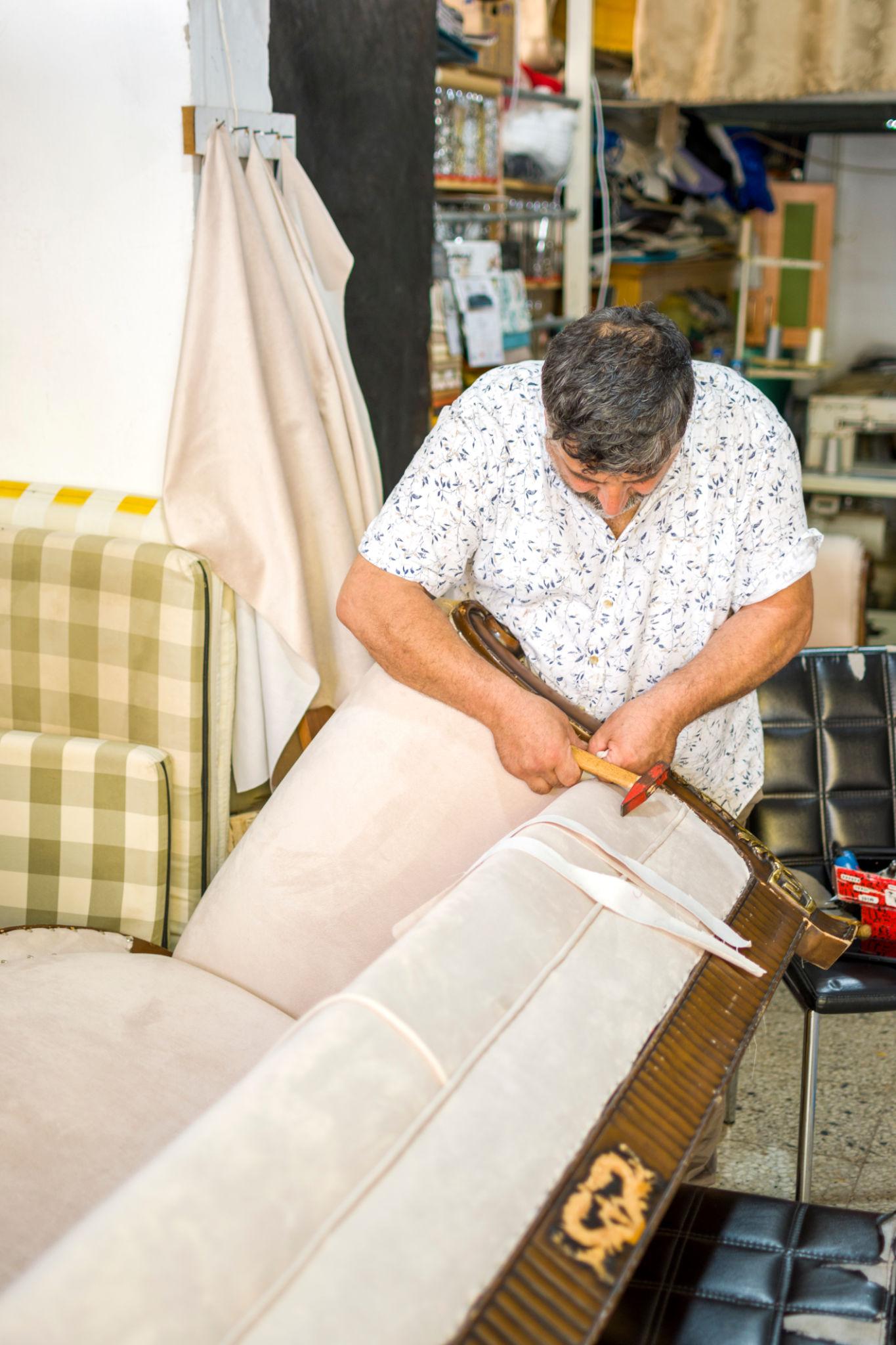 Sofa repair technician in Noida